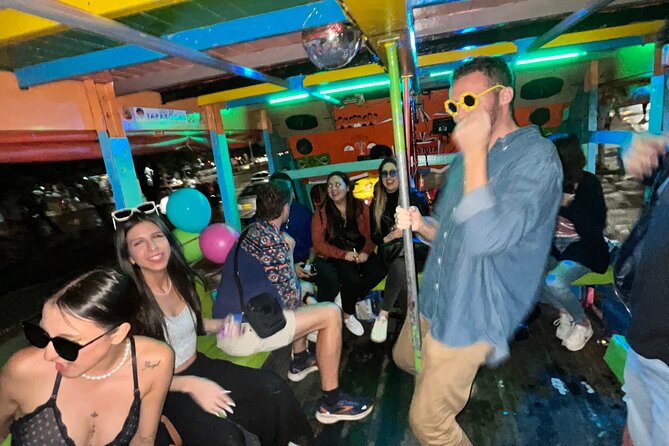 Party Crawl: 6 Nightclubs, DiscoTruck, AfterParty, 1h Openbar pub - Arriving in Zona T around 10 p.m.