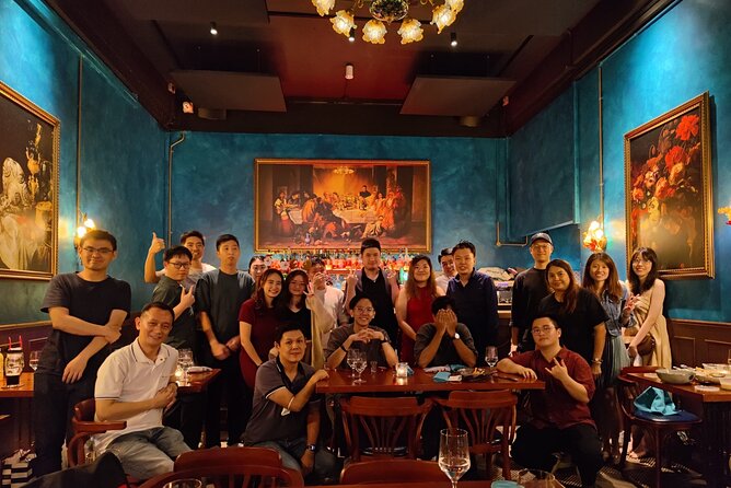 Party Singapore Bespoke Pub Crawl - Meeting at Smoobar on Prinsep Street