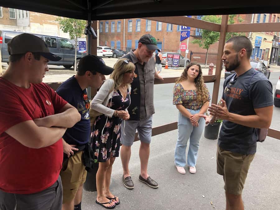 Philadelphia: Guided Tour with Pub Crawl - The guides can make or break the night