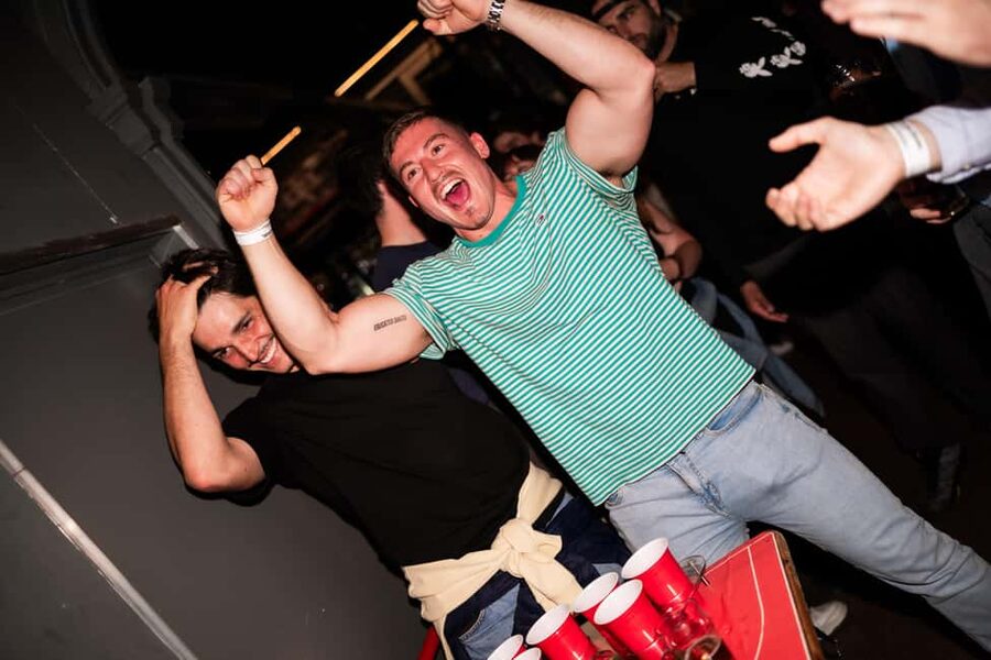 Porto: 4 Bar Pub Crawl, 7 Drinks, & Skip-the-Line Club Entry - Key points to know before booking