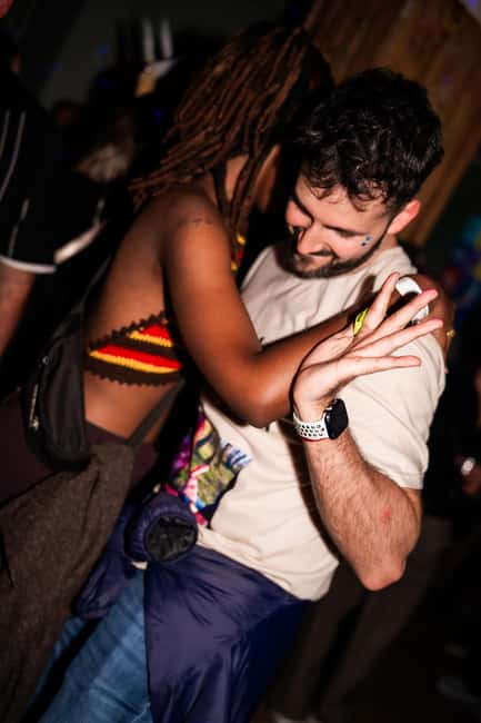 Porto: 4 Bar Pub Crawl, 7 Drinks, & Skip-the-Line Club Entry - Rua de Cândido dos Reis and the final club