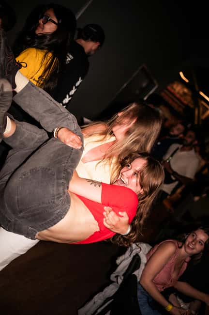 Porto: 4 Bar Pub Crawl, 7 Drinks, & Skip-the-Line Club Entry - What could go wrong, and how to handle it