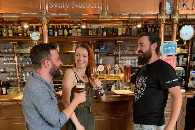 Prague Castle and Pubs Tour with Drinks Included - Prague Castle is the visual high point