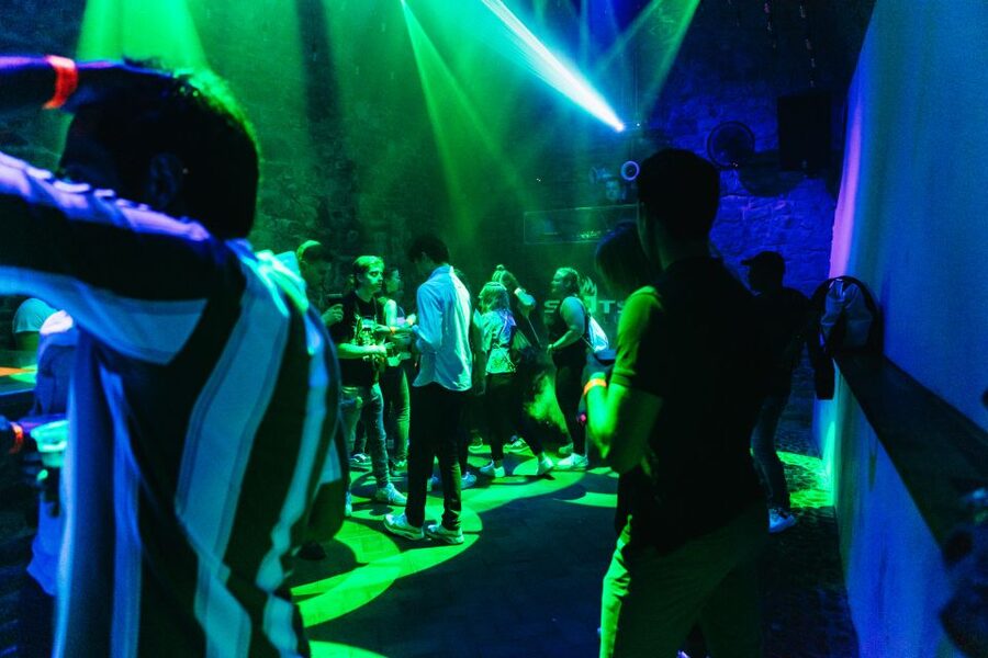 Prague: Pub Crawl with Unlimited Drinks & 5-floor Club Entry - How much value do you get for $40?