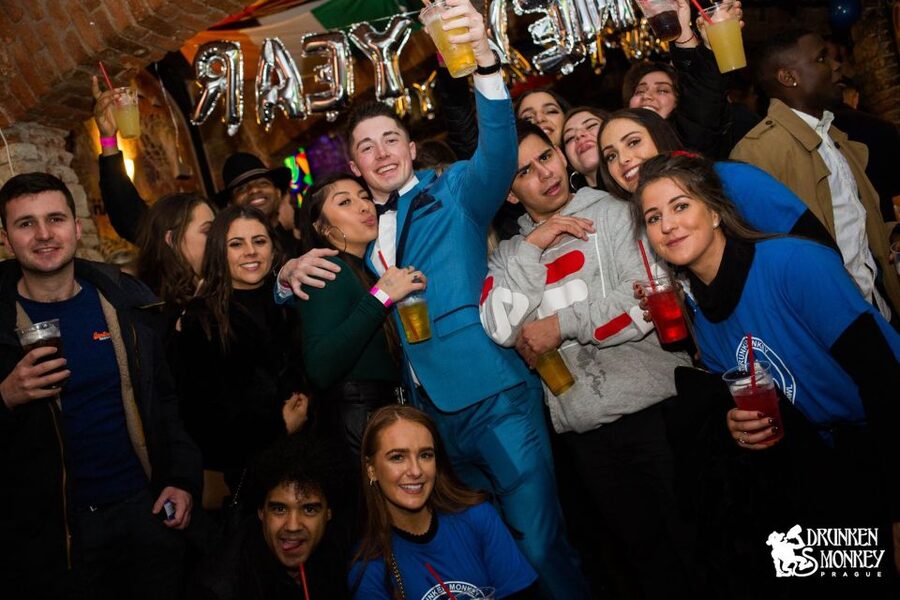 Prague: Pub Crawl with Unlimited Drinks, Bars & Club Entry - The three-minute walk to the first local bar