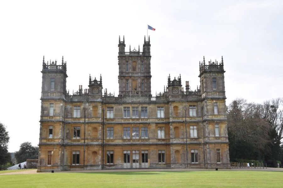 Private Downton Abbey Day Tour, including Pub Lunch - The guide can make or break the day