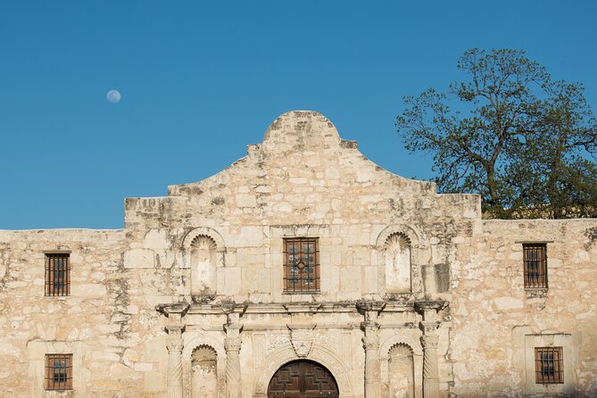 Private History Pub Tour through the Menger & Buckhorn Saloon - Why this San Antonio pub tour is different