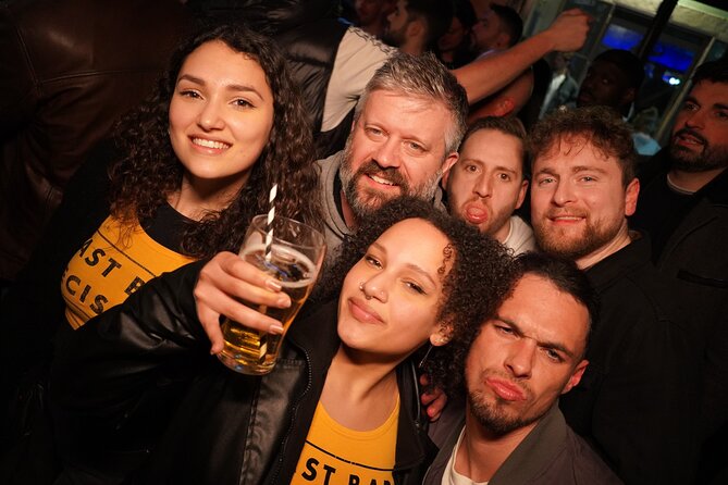 Private Pub Crawl in Lisbon - A low-cost way to start a Lisbon night