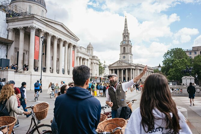 Private Royal London Bike Tour with pub & street art - St. James’s Park, Horse Guards, and Buckingham Palace