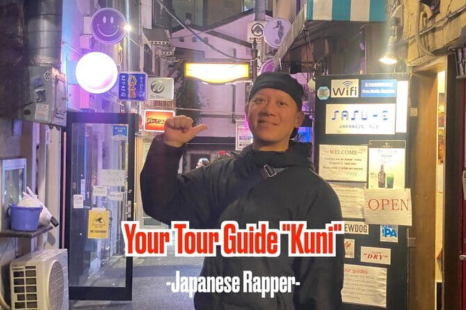 [Private]Shinjuku Golden Gai Bar Hopping w/ Japanese Local Guide - Walking through Kabukicho after dark
