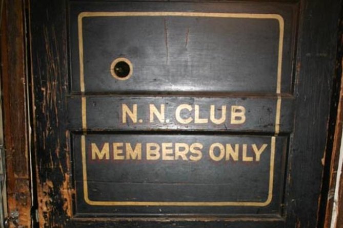 Private Speakeasy Pub Crawl in Chicago with Local Historian - Chicago after dark, with a password-worthy twist