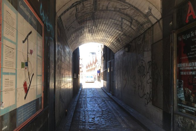 Private tour of Whitechapel and East End Pubs - Why the Private Guide Matters