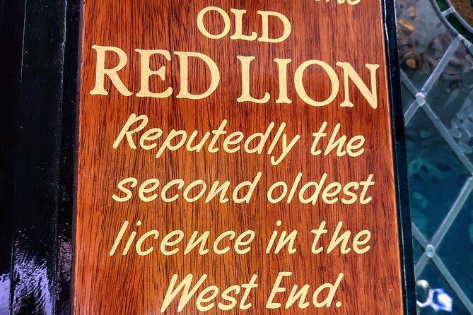 Private Walking Tour: Historic and Hidden Pubs of London - Ye Olde Cheshire Cheese and its literary rooms