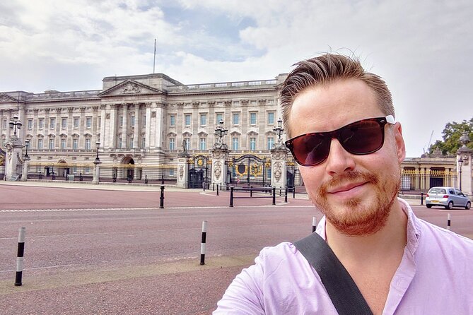 Private Walking Tour: Historic and Hidden Pubs of London - Walking, Tube travel, and the three to four-hour schedule