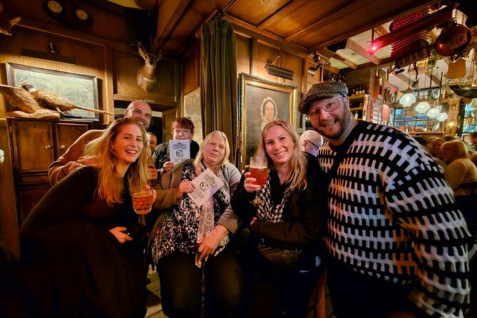 Pub Crawl and Sing along London Experience - Dickens, old taverns, and stories behind everyday phrases
