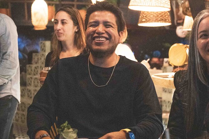 Pub Crawl in Bogotá - Cocktails and conversation at El Mono Bandido Zona T