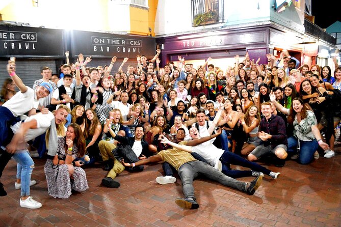 Pub Crawl in Edinburgh - Free photos and the social side
