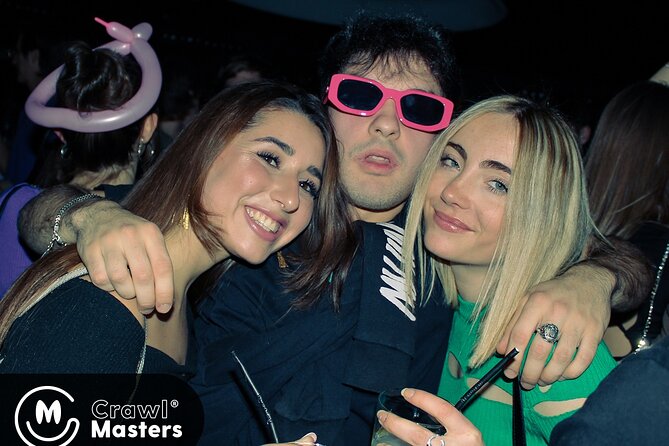 Pub Crawl Madrid - Stop 1: Hood Dogs by Planet Club