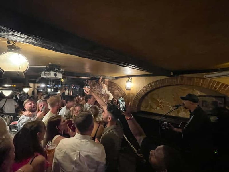 Pub Crawl Paris: Drink, Laugh, Meet the World - Languages, age rules, and basic planning