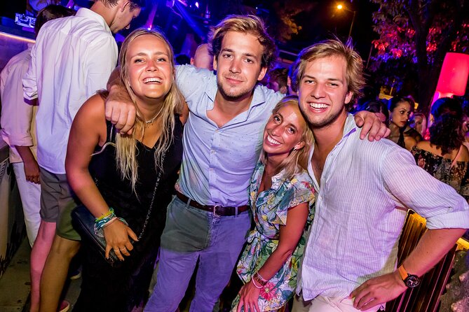Pub Crawl + Party Night (3 Bars +VIP Entrance to a top Club ) - Why the social side works well