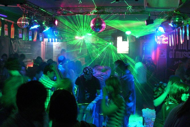 Pub Crawl Porto - Three bars, then one club