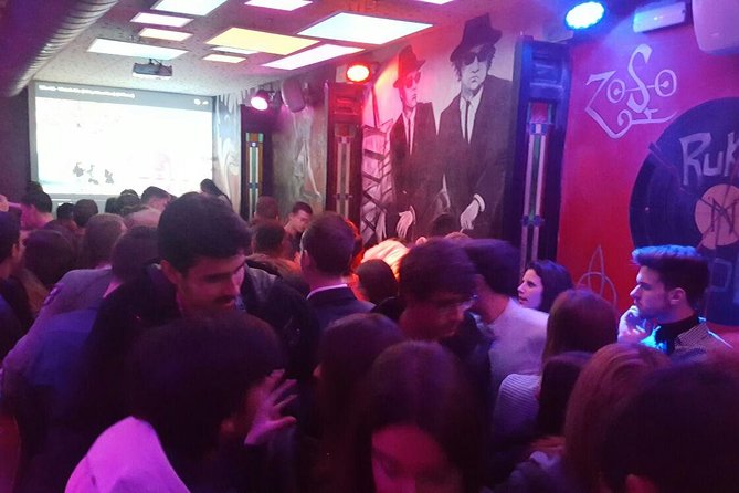Pub Crawl Porto - Following Porto’s nightlife from Galeria de Paris street