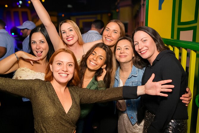 Pub Crawl Valencia by Mad Party Crew - The guide can shape the night