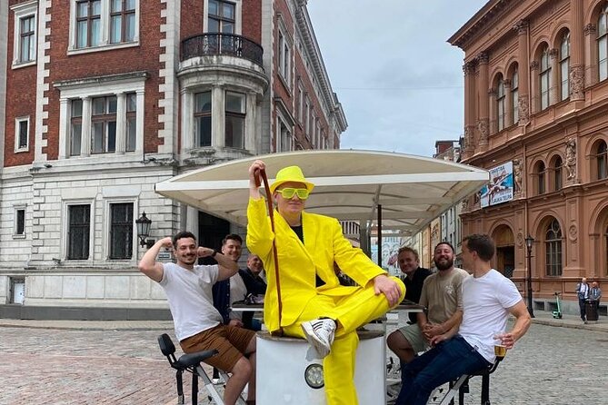 Riga Pub Crawl Nightlife Experience - What the guides add to the experience