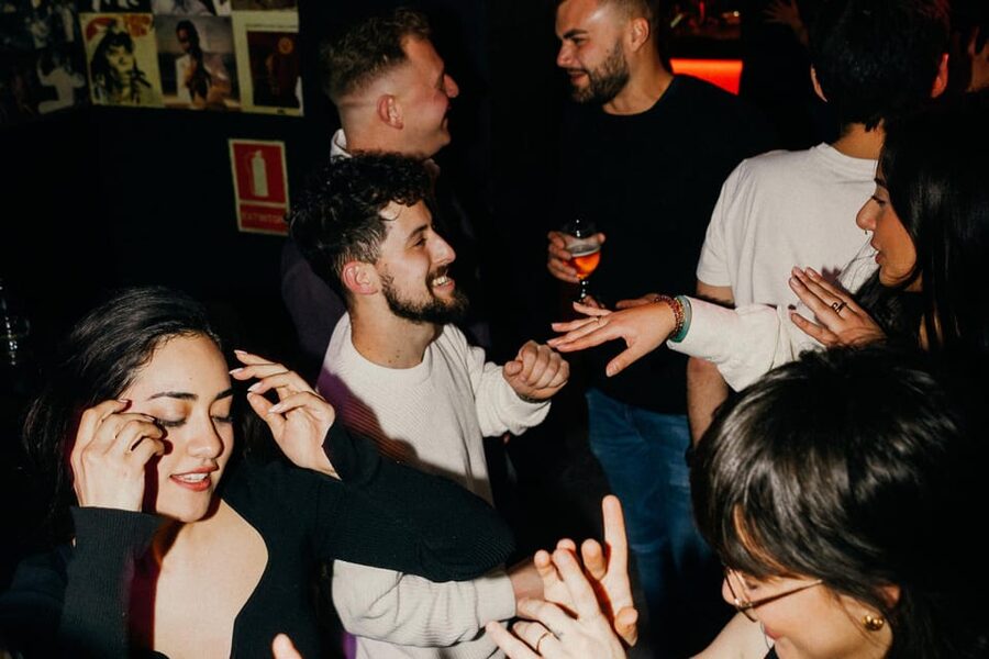 Rome: Forbidden History Walking Tour & Pub Crawl with Drinks - Italian drinks, one stop at a time