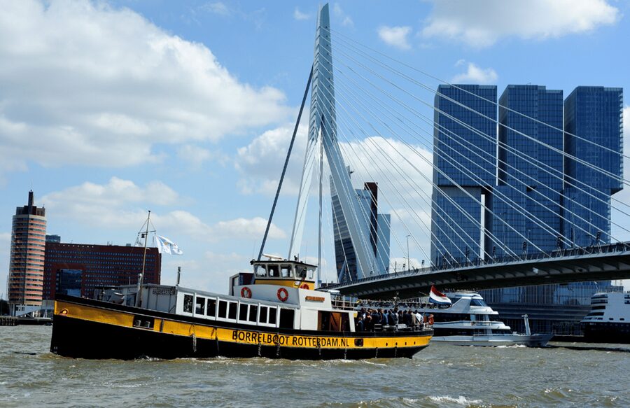 Rotterdam: Pub Cruise with Drinks and Bites - Six drinks over two hours