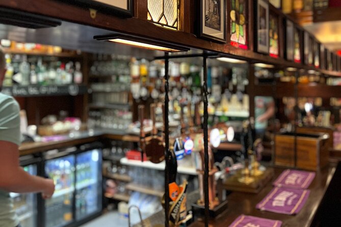 Royal Historic Pubs Walking Guided Tour in London - What you get for $44.38