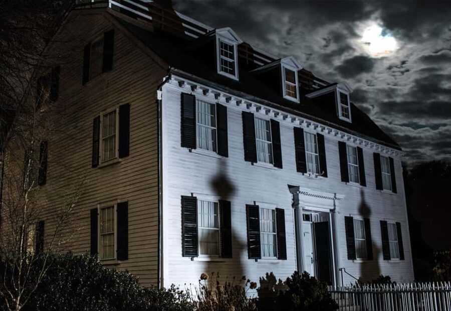 Salem: Boos and Brews Haunted Pub Crawl - What the $30 price really covers