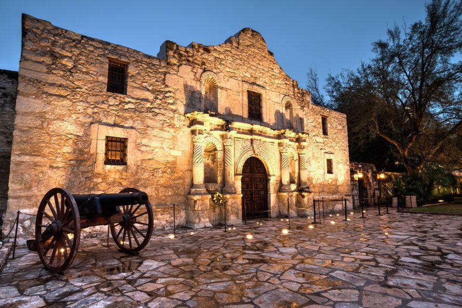 San Antonio: Guided Haunted Pub Crawl - The ghost stories focus on murder, gunfire, and old scandals