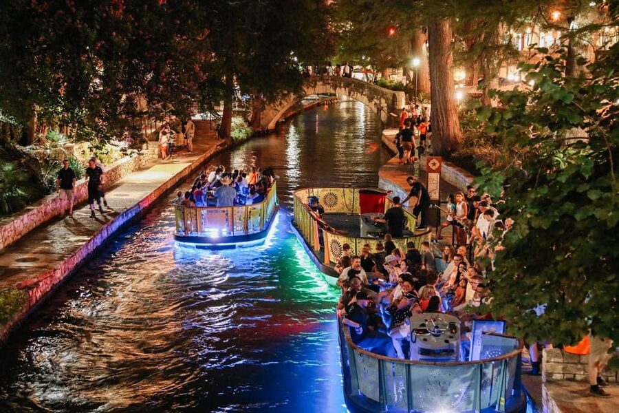 San Antonio: Spirits & Spirits Haunted Pub Crawl - Walking, weather, and practical comfort