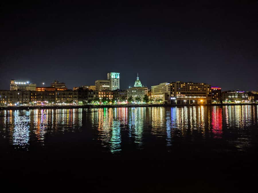 Savannah: Bad Kitty Pub Crawl, Spooky Naughty Ghosts - From the first bar to the haunted streets