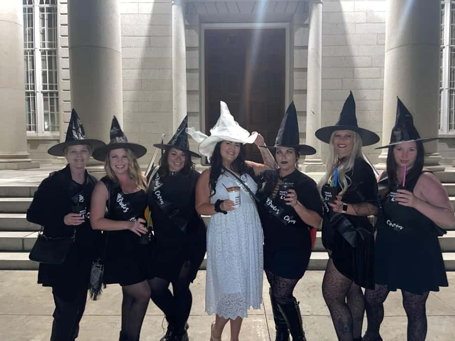 Savannah: Bad Kitty Pub Crawl, Spooky Naughty Ghosts - Cemeteries, Spanish moss, and Savannah at night