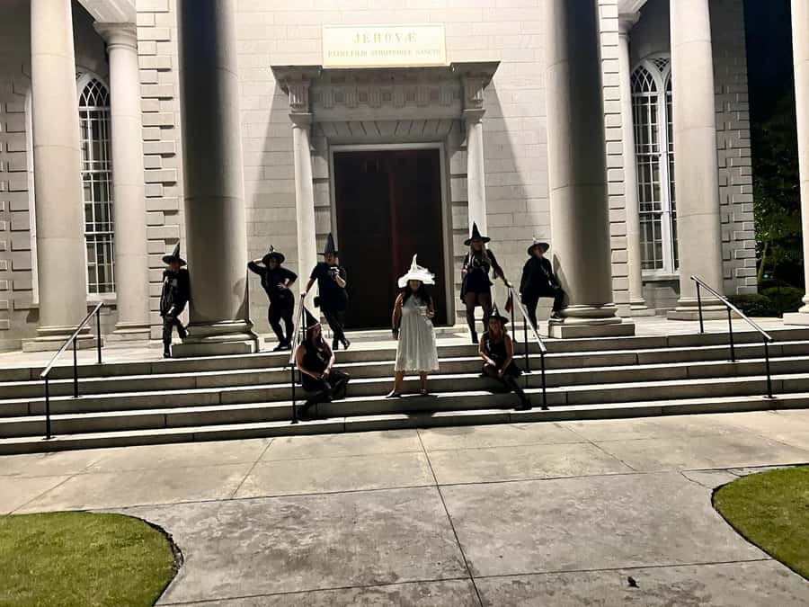 Savannah: Bad Kitty Pub Crawl, Spooky Naughty Ghosts - What the guide adds to the evening