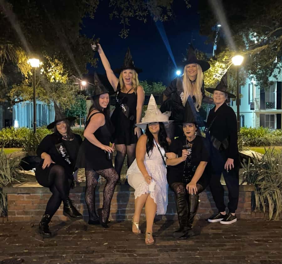 Savannah: Bad Kitty Pub Crawl, Spooky Naughty Ghosts - Why the stories focus on bad behavior