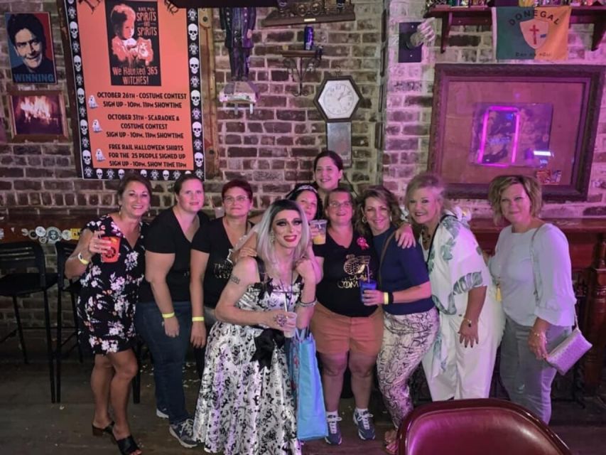 Savannah: Drag Queen Guided Pub Crawl with Sing-a-Longs - Group size, pace, and comfort
