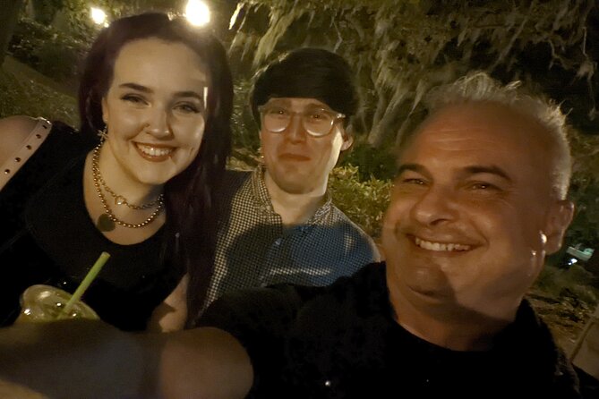Savannah Ghost Tour with the Guy in the Kilt + Bar Stops - Walking Savannah’s Historic District at Night
