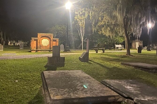 Savannah Haunted Pub Crawl Walking Tour - The guides make or break the night
