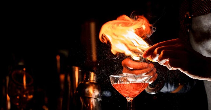 Savannah: Midnight in the Garden Walking Tour and Pub Crawl - Key points to know before you book