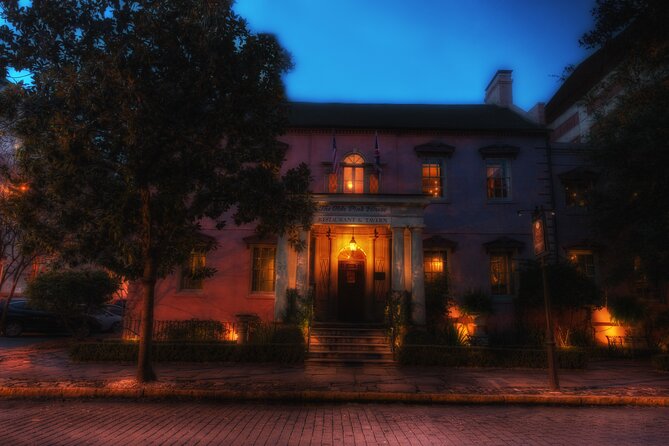 Savannah Strangled not Stirred Pub Crawl - Why this Savannah pub crawl is different