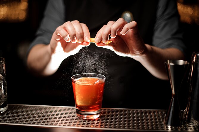 Savannah Strangled not Stirred Pub Crawl - Johnson Square and Savannah’s polished past