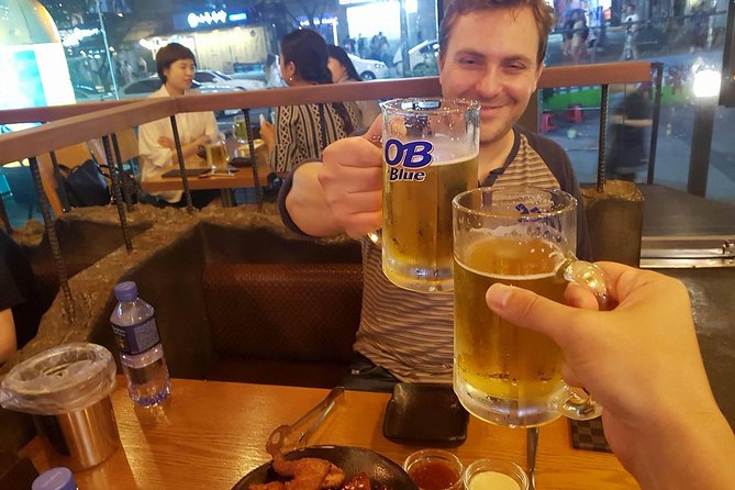 Seoul: Anthony Bourdain-Inspired BBQ and Pub Experience - Guides who make the meal easier