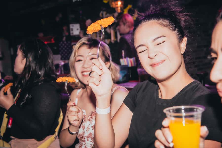 Seoul: Premium Pub Crawl with Open Bottles - Line skipping and reserved space