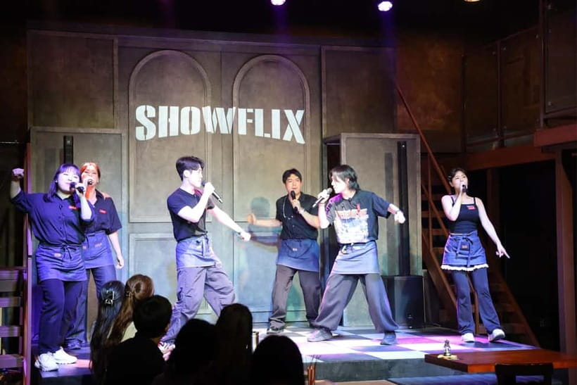 Seoul: Showflix Korean Musical Pub - The performance: voices, movement, and direct contact