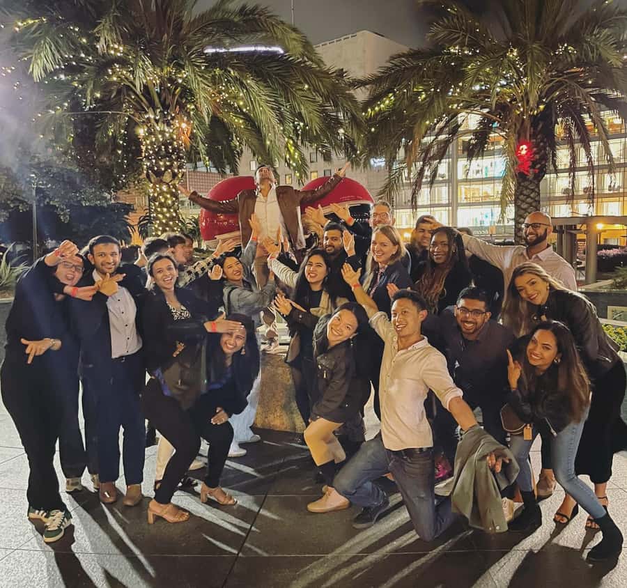 SF Pub Crawl and Clubbing Experience - Meeting people without planning a whole night
