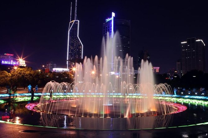 Shanghai Authentic Dinner and Night River Cruise with Rooftop Bar Hopping Option - Who should book this evening