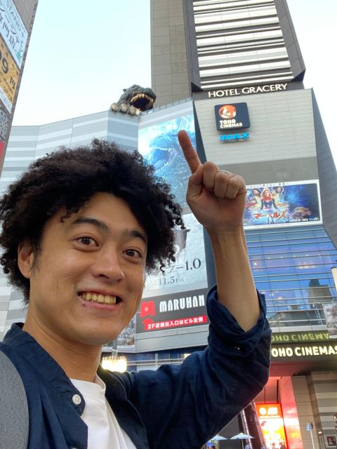 Shinjuku: bar hopping night tour at Japanese Izakaya - Shingo’s guiding style and group size